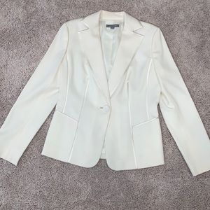 Stunning Ann Taylor Ivory Silk Detail Suit